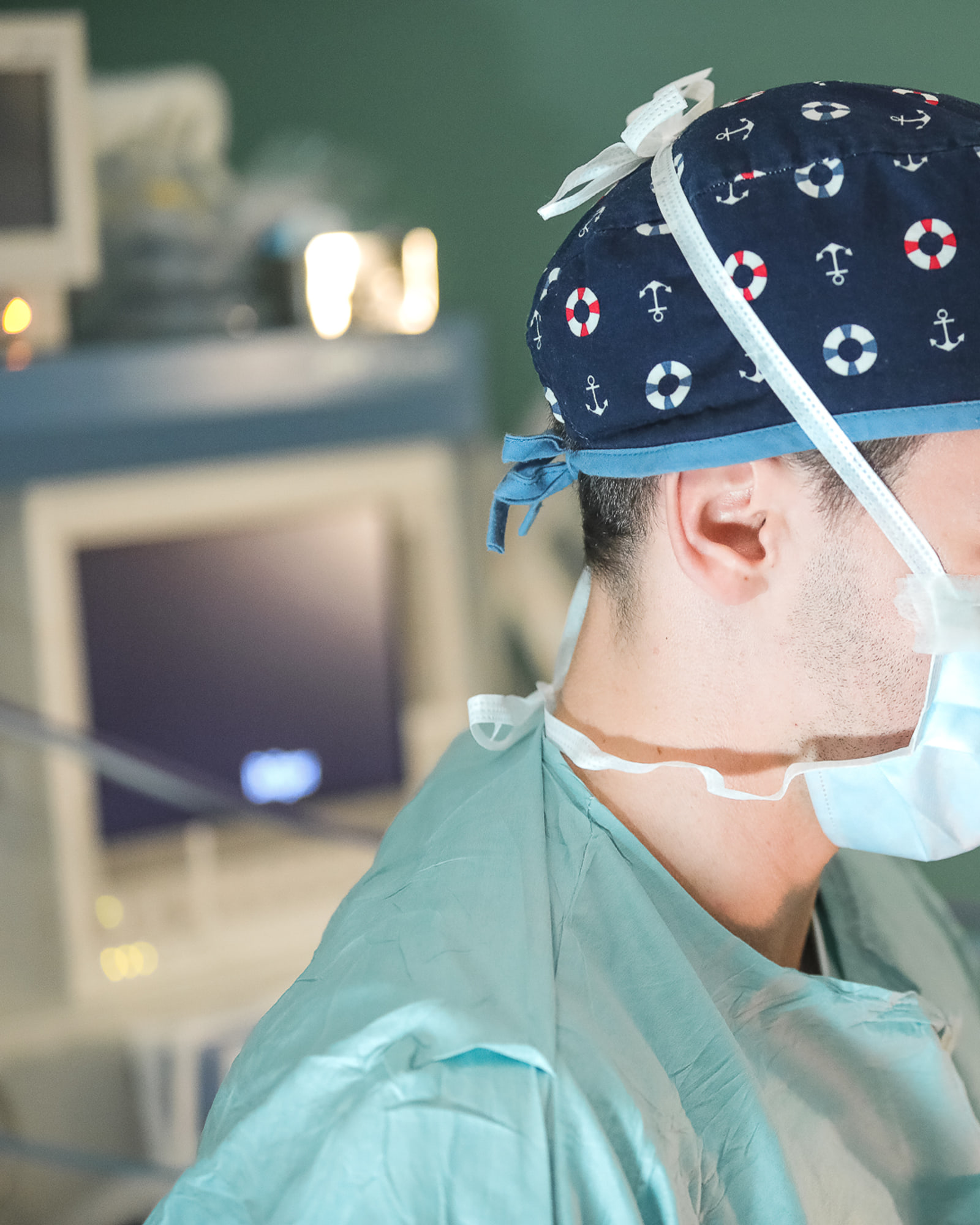 Contexto clínico do tratamento de capsulotomia laser yag na Oftalmologia Algarve