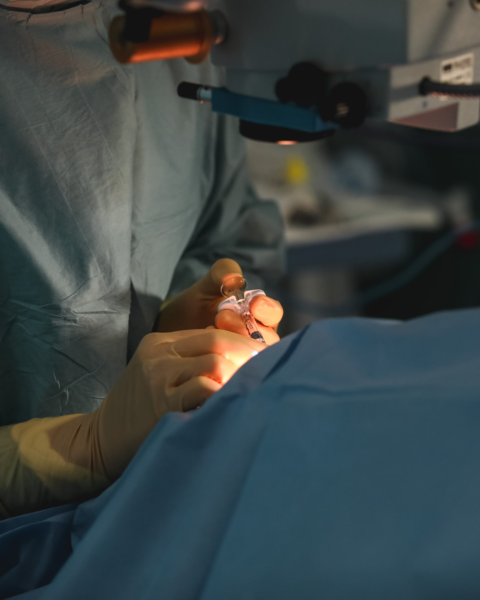 Contexto clínico do tratamento de descolamento de retina na Oftalmologia Algarve